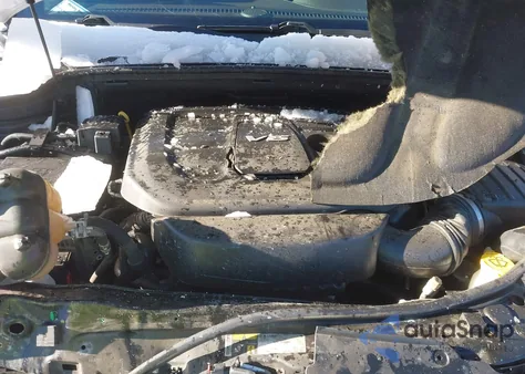 2017 Jeep Grand Cherokee Overland 4X2 z USA, uszkodzony, nr VIN 1C4RJECG3HC609345